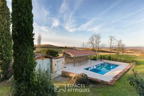 Maison de caractère avec piscine et vue dégagée