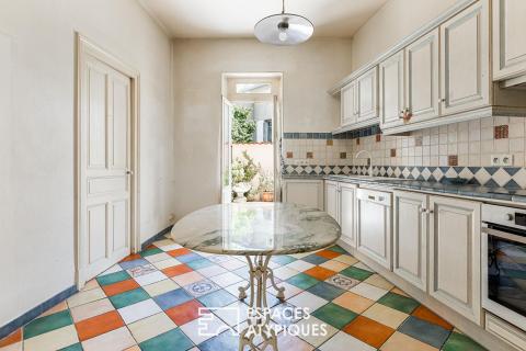 Bourgeois house in the heart of Ecusson