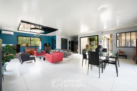 Villa de plain-pied  avec piscine tournée vers la lumière