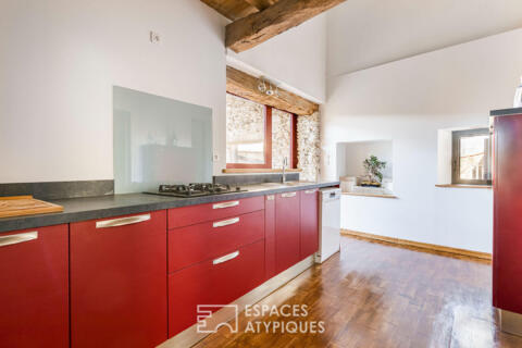 Maison de hameau avec loggia, garage et petit atelier