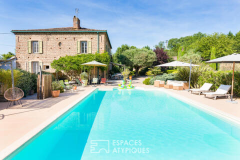 Maison de caractère au coeur d&rsquo;un parc arboré avec piscine
