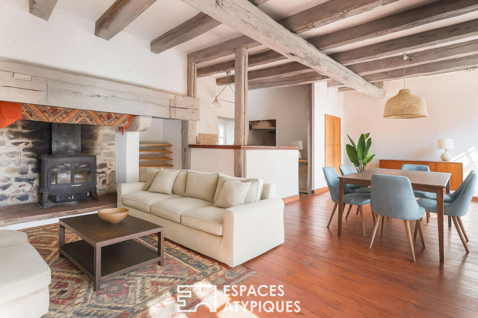 Maison au charme pittoresque et son jardin bucolique