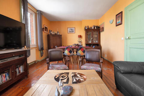 Ensemble immobilier avec habitation et commerce au coeur du TARN