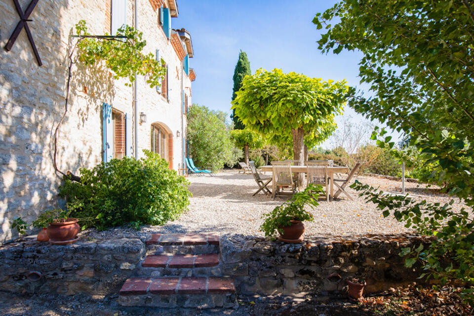 Propriété en pierre avec vue dominante à quelques minutes d'ALBI