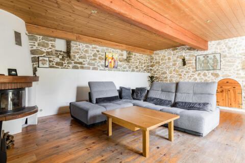 Maison et dépendance à l&rsquo;abri des regards