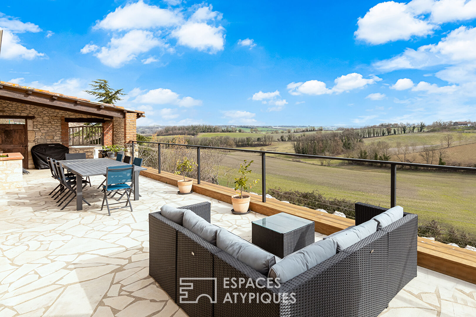 Maison de caractère avec vue et piscine proche d’Albi