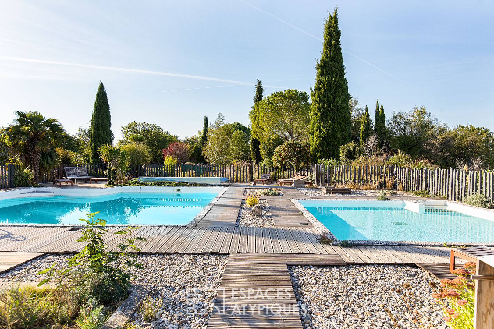 Domaine avec restaurant et dépendances proche de Cordes sur Ciel