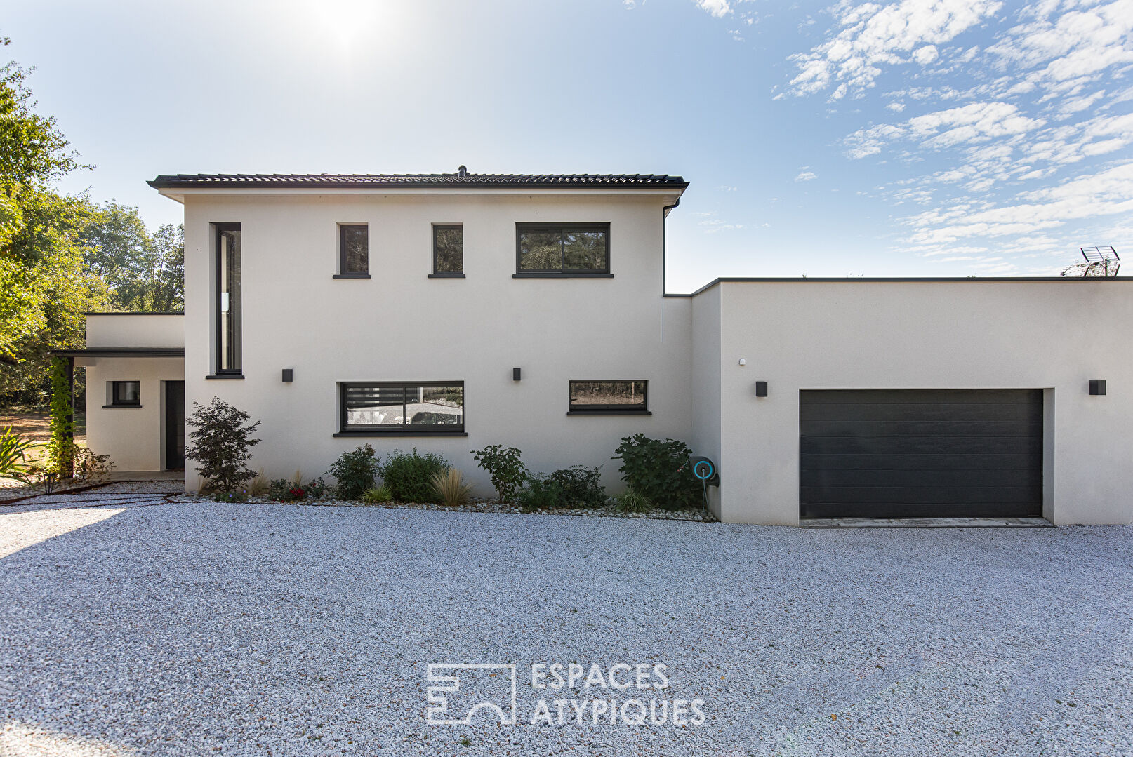 Contemporary house near Castres