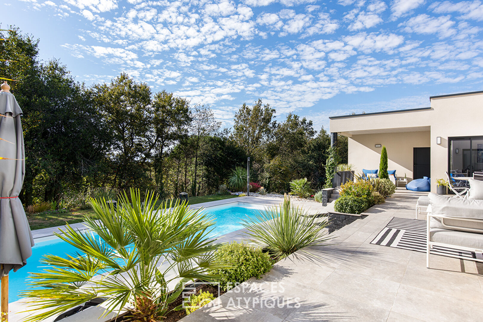 Contemporary house near Castres