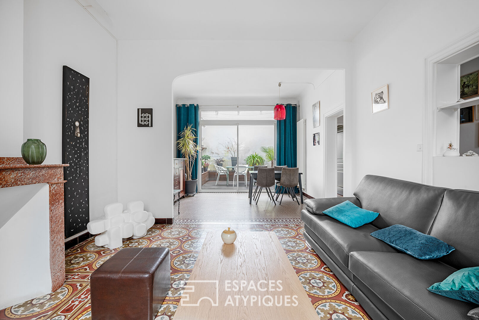 Albigensian coquette with patio in the city center