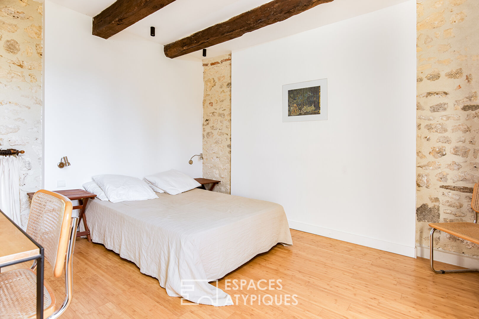 Renovated farmhouse with gîtes in the Cordaise countryside.