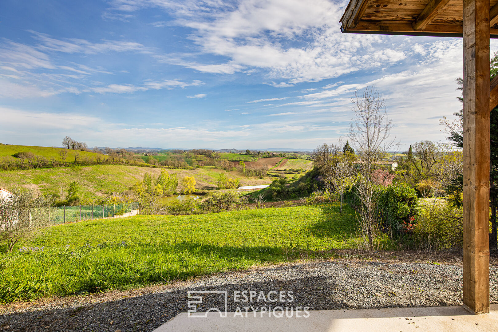 House with open view in PUYGOUZON