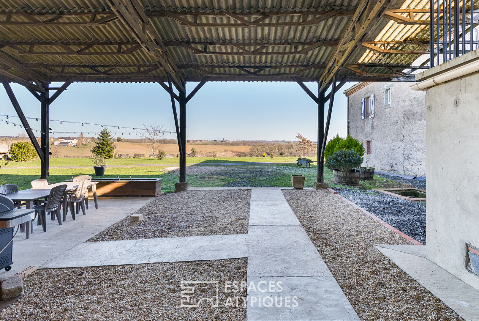 Stone real estate complex in the Tarn countryside