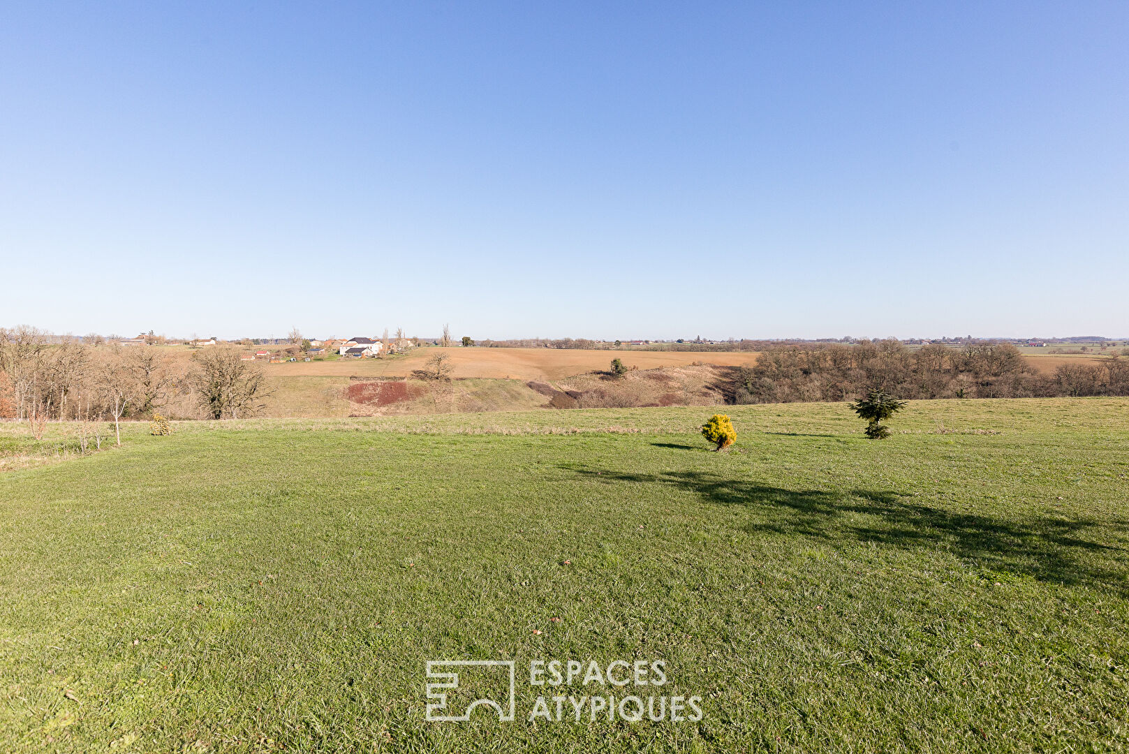 Stone real estate complex in the Tarn countryside