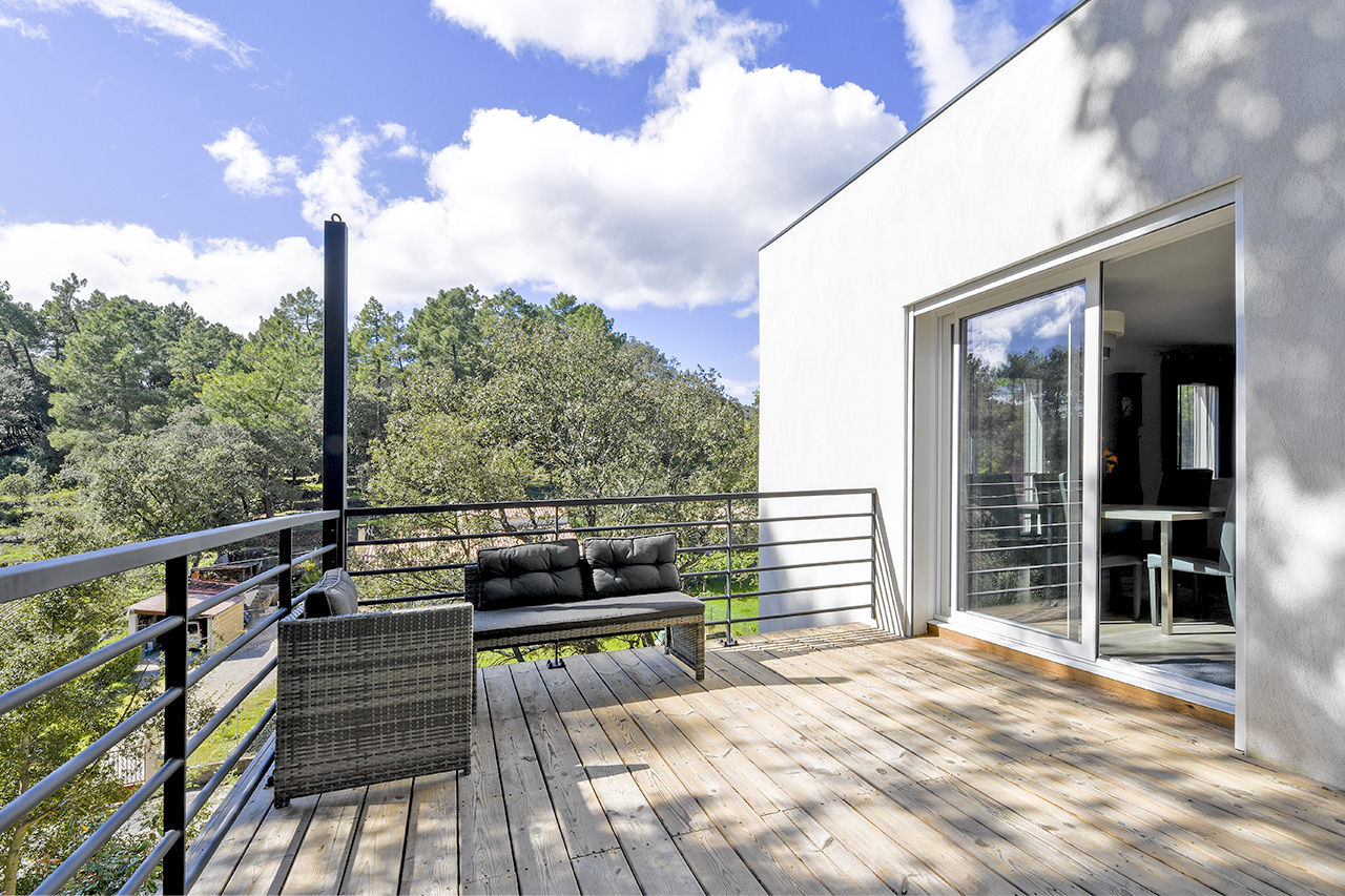 Maison contemporaine dans la pinède