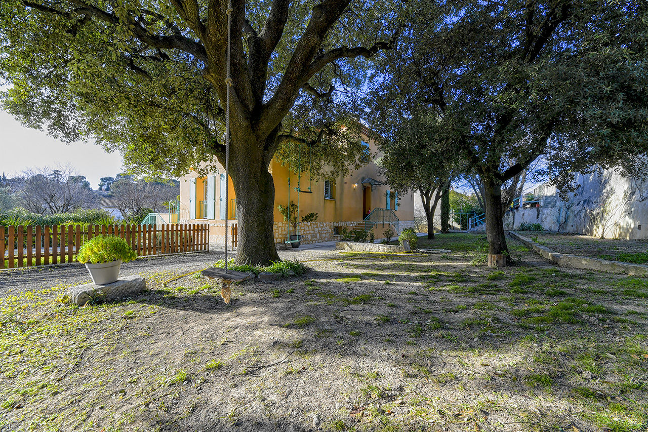 Beautiful bastide with pool near downtown