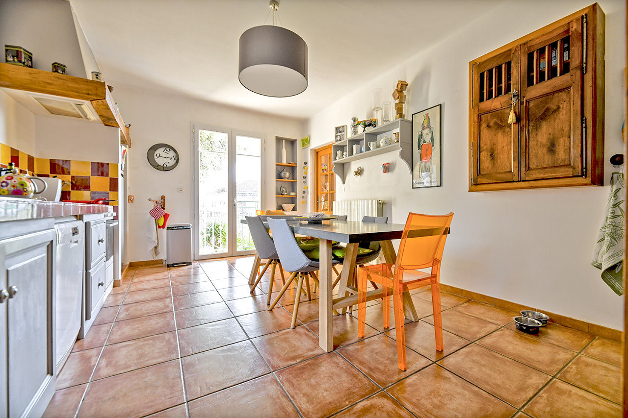 Beautiful bastide with pool near downtown