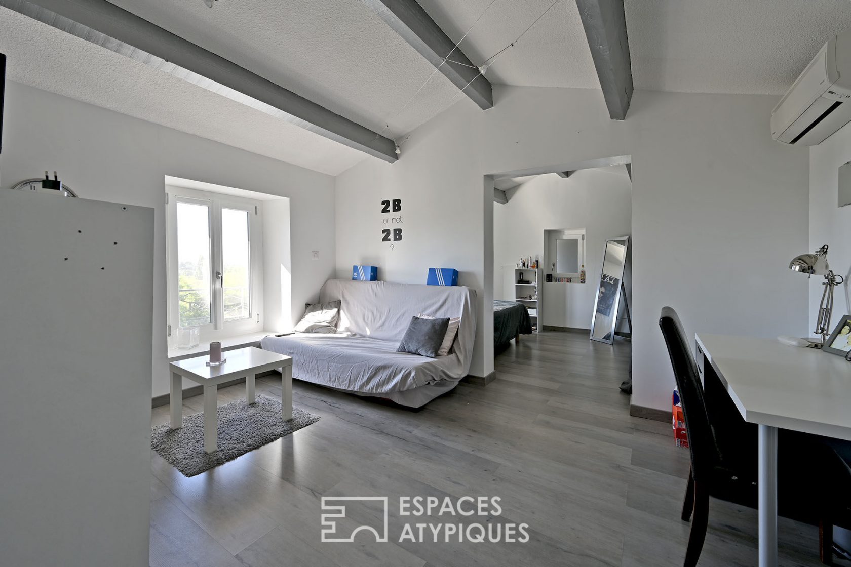 Contemporary reinterpretation of an old wine farmhouse