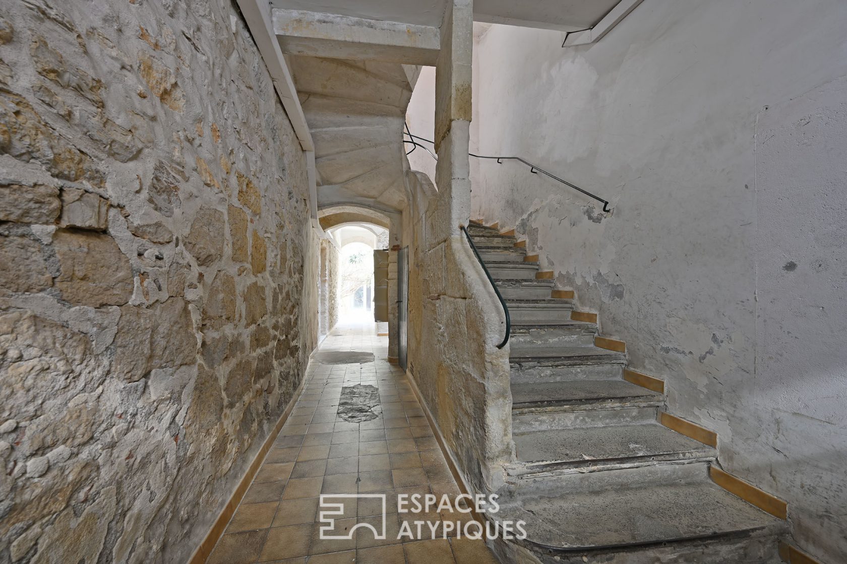 Nice two rooms renovated close to the faculties
