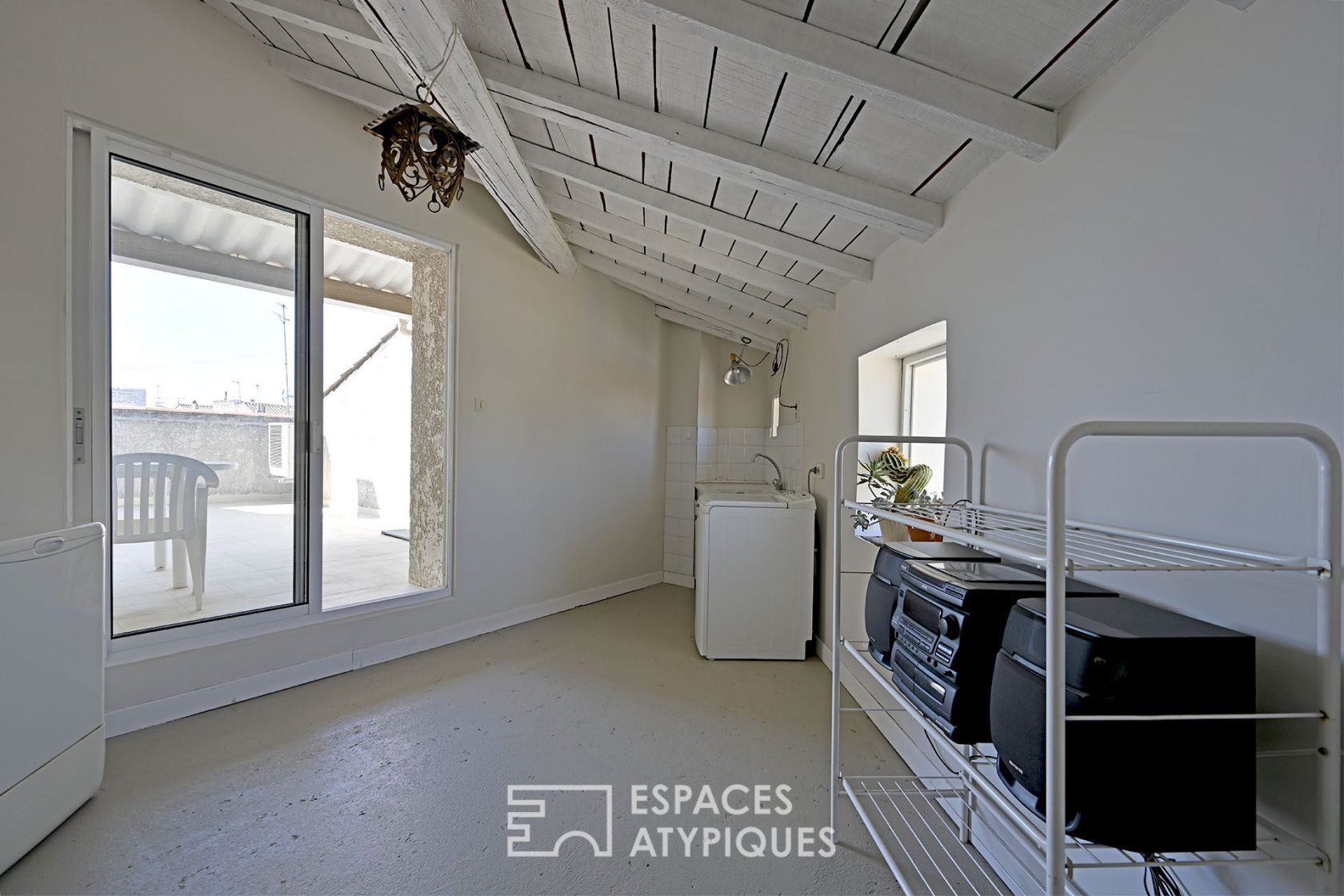 Bright townhouse Nîmes with large garage