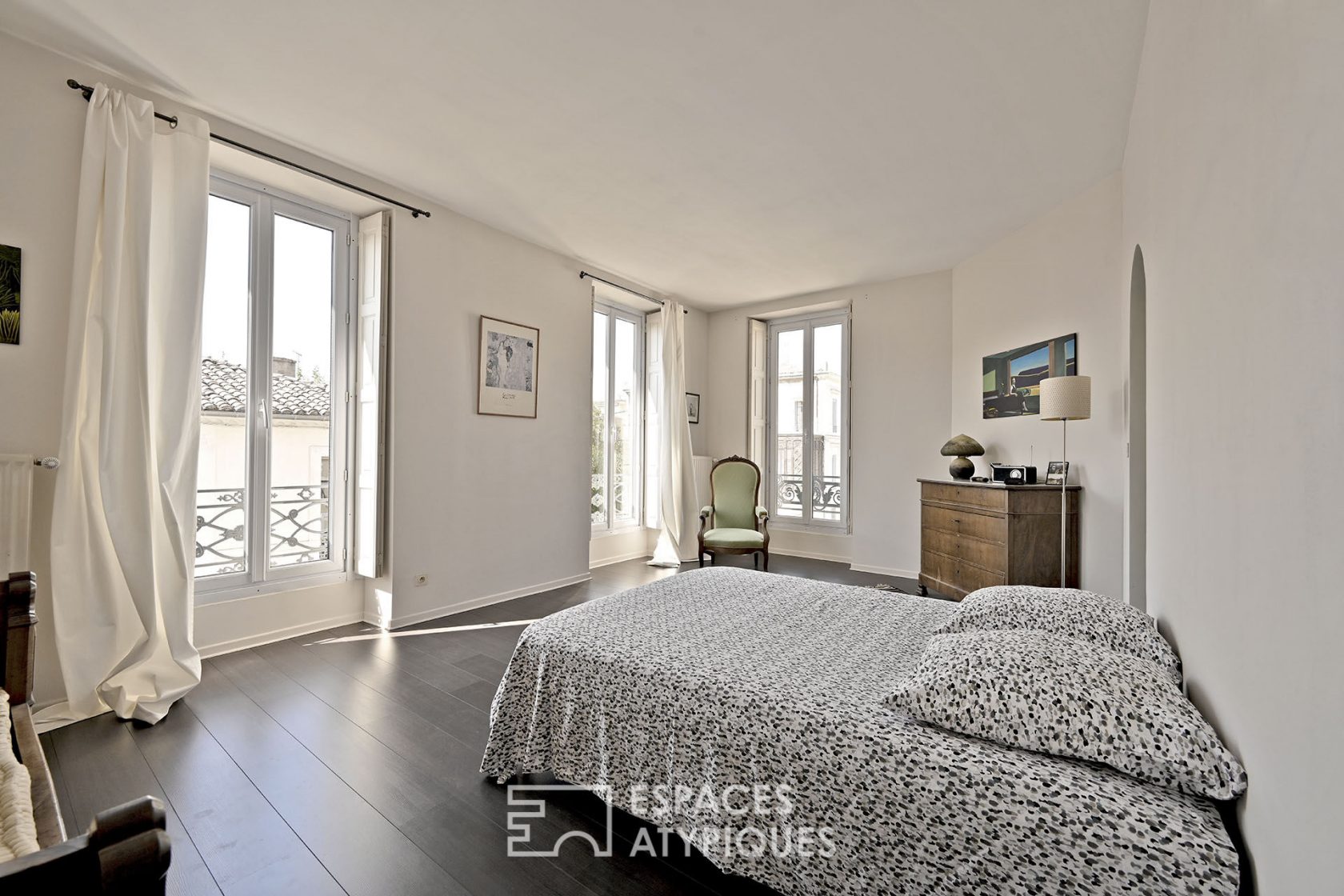 Bright townhouse Nîmes with large garage