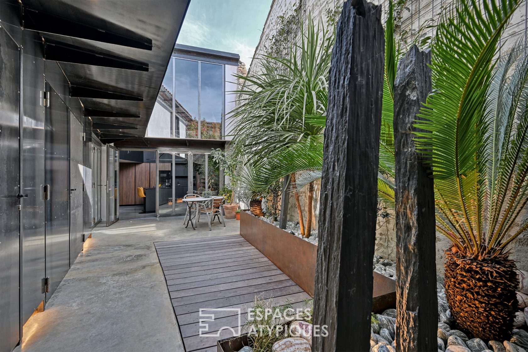 Unusual townhouse with an industrial spirit