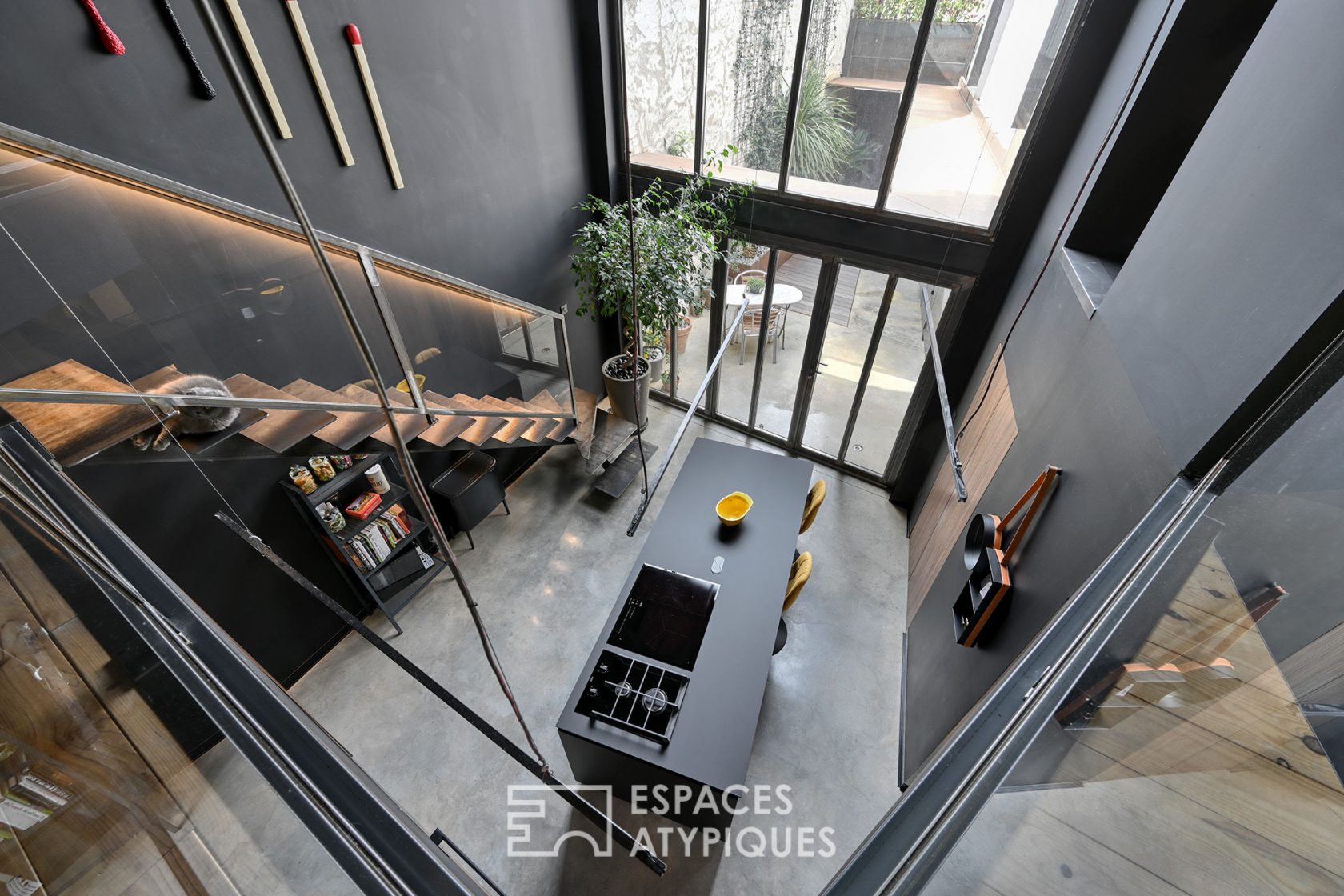Unusual townhouse with an industrial spirit