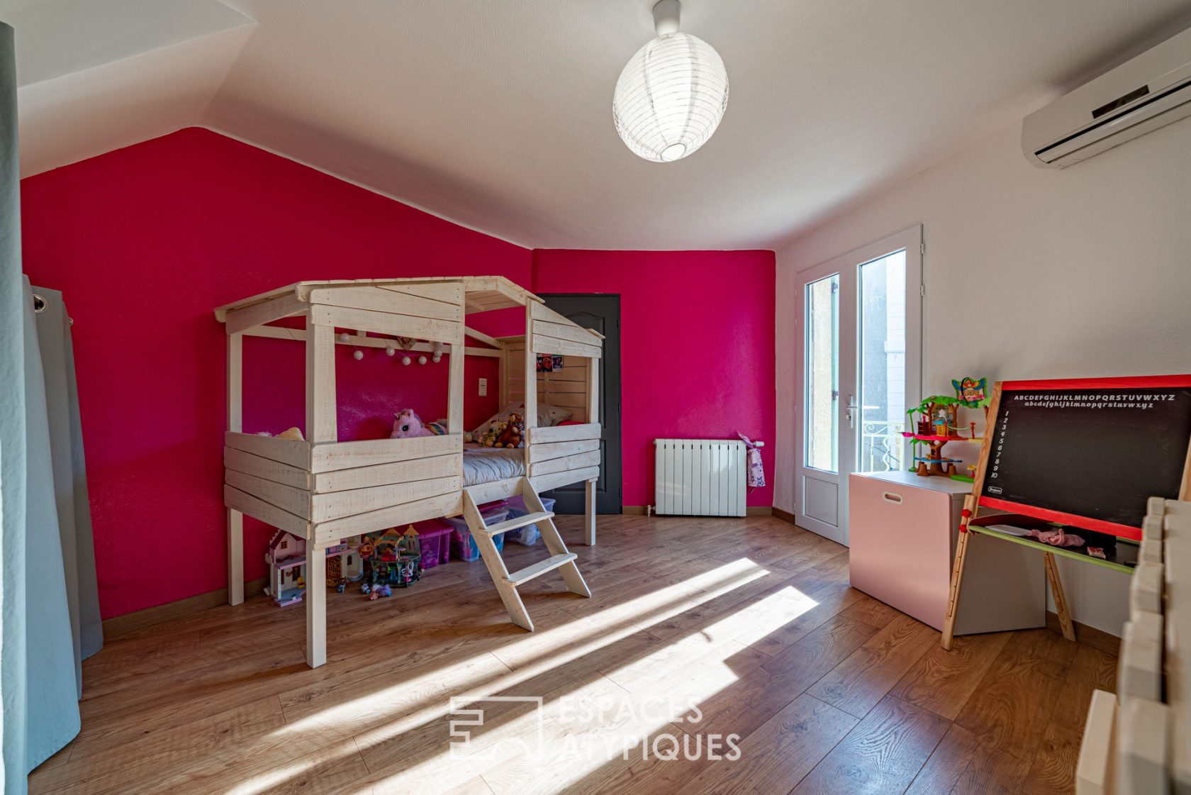 Maison de charme rénovée en pierre avec piscine