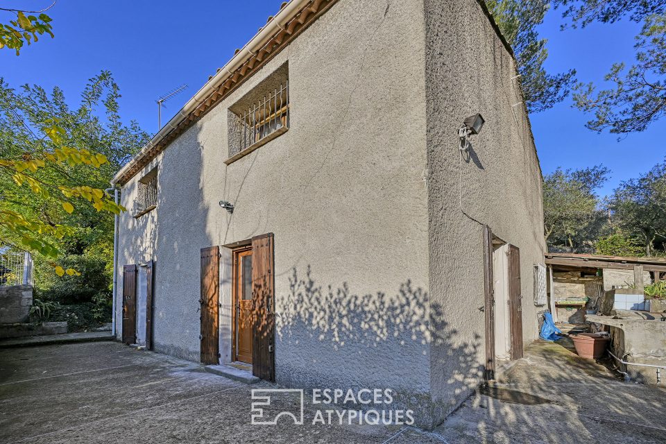 30000 NIMES - Mazet à rénover sur  beau terrain - Réf. 0525