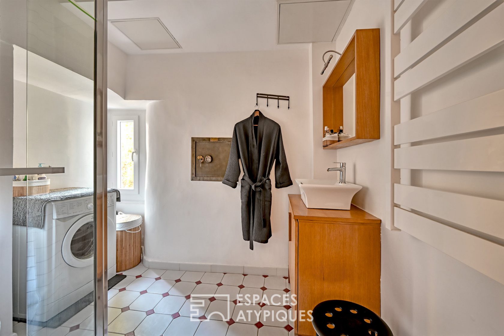 Apartment with cellar and garage