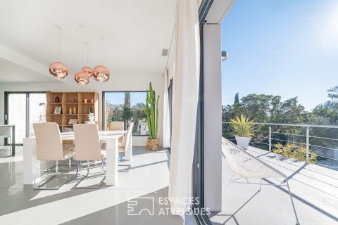 Villa contemporaine vue dégagée