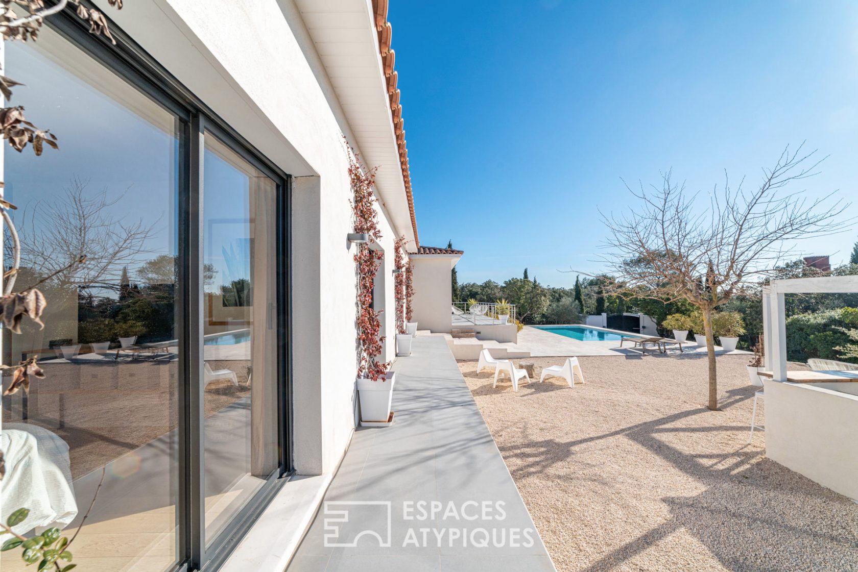 Villa contemporaine vue dégagée