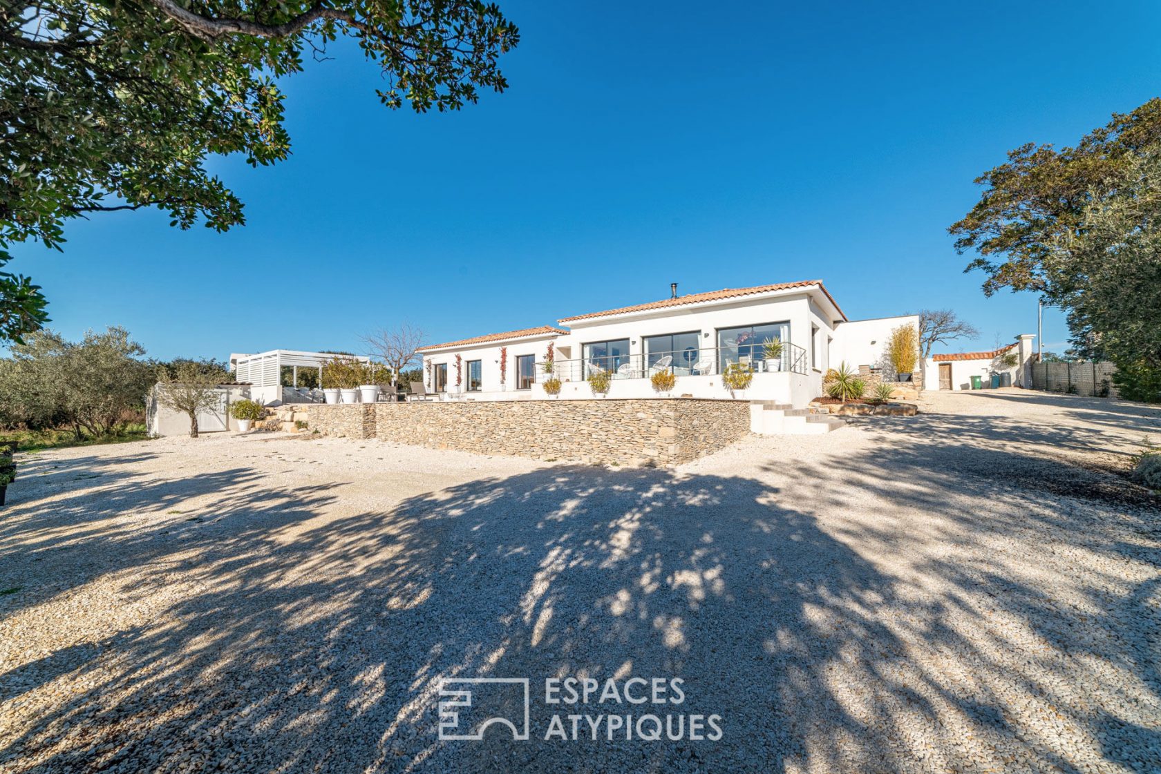 Villa contemporaine vue dégagée