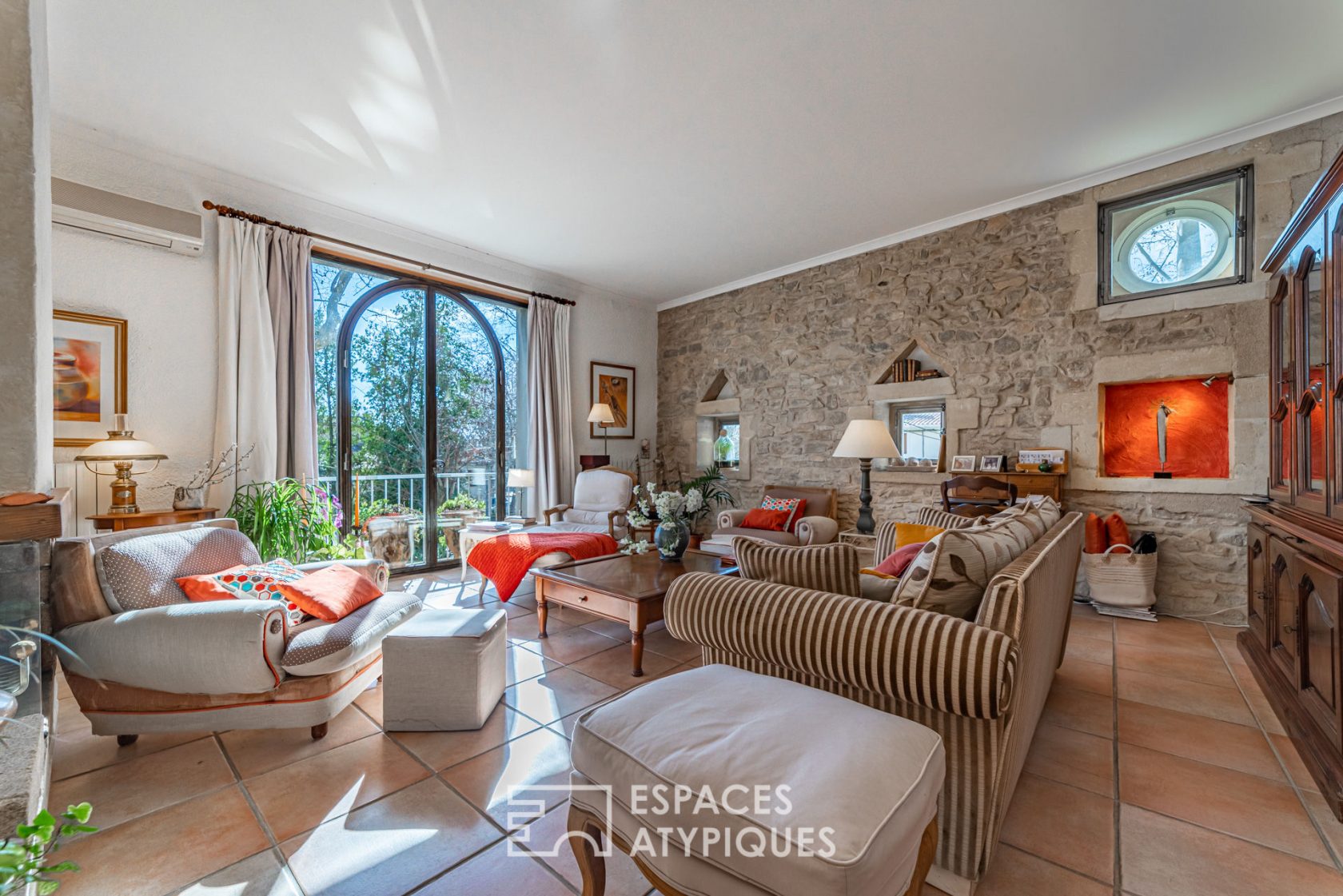 Bright apartment and its garden
