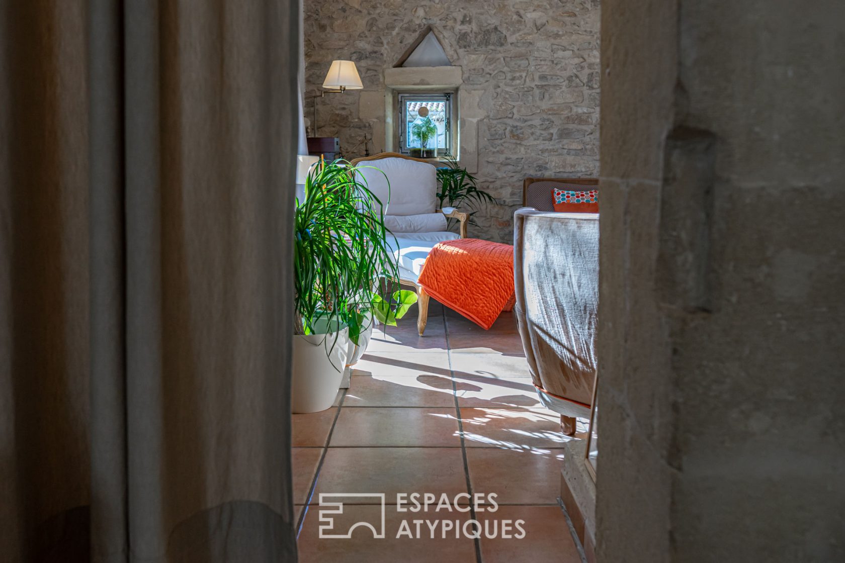 Bright apartment and its garden