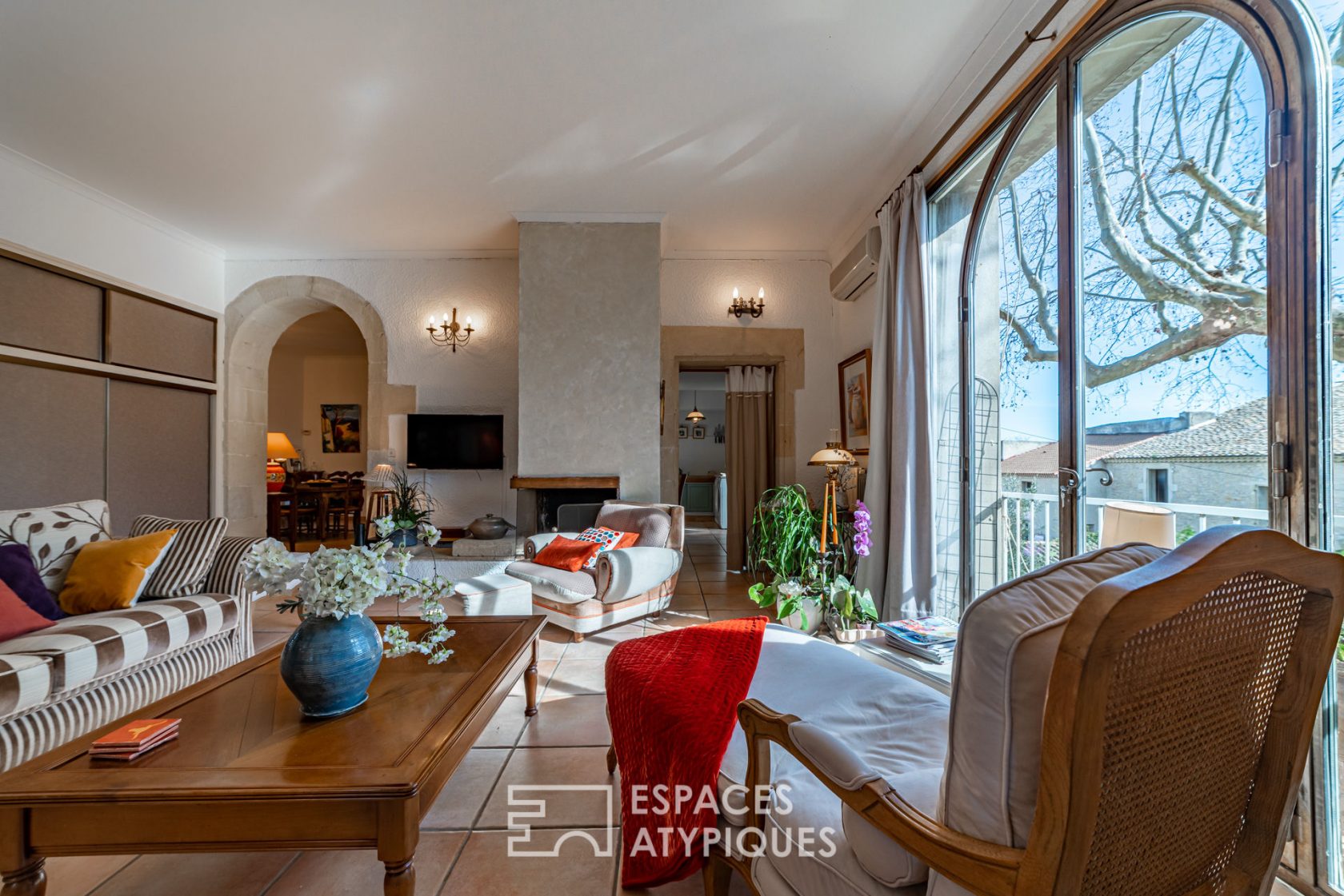 Bright apartment and its garden