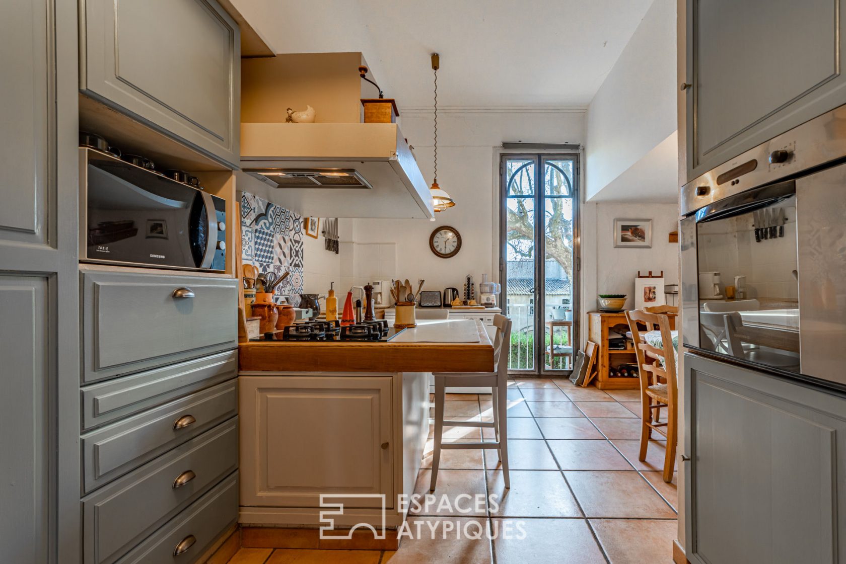Bright apartment and its garden