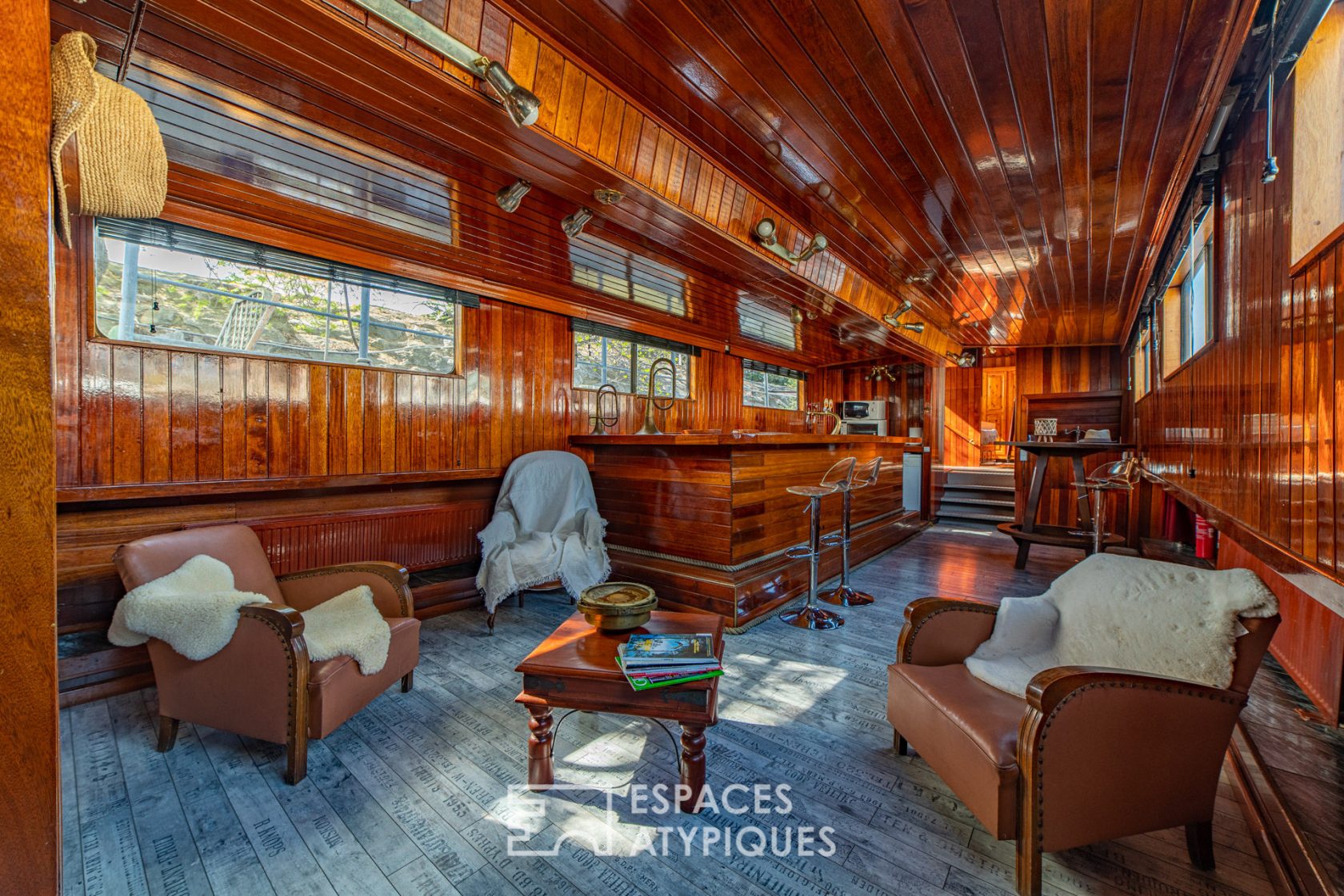 Flemish barge from 1903, Old Pub