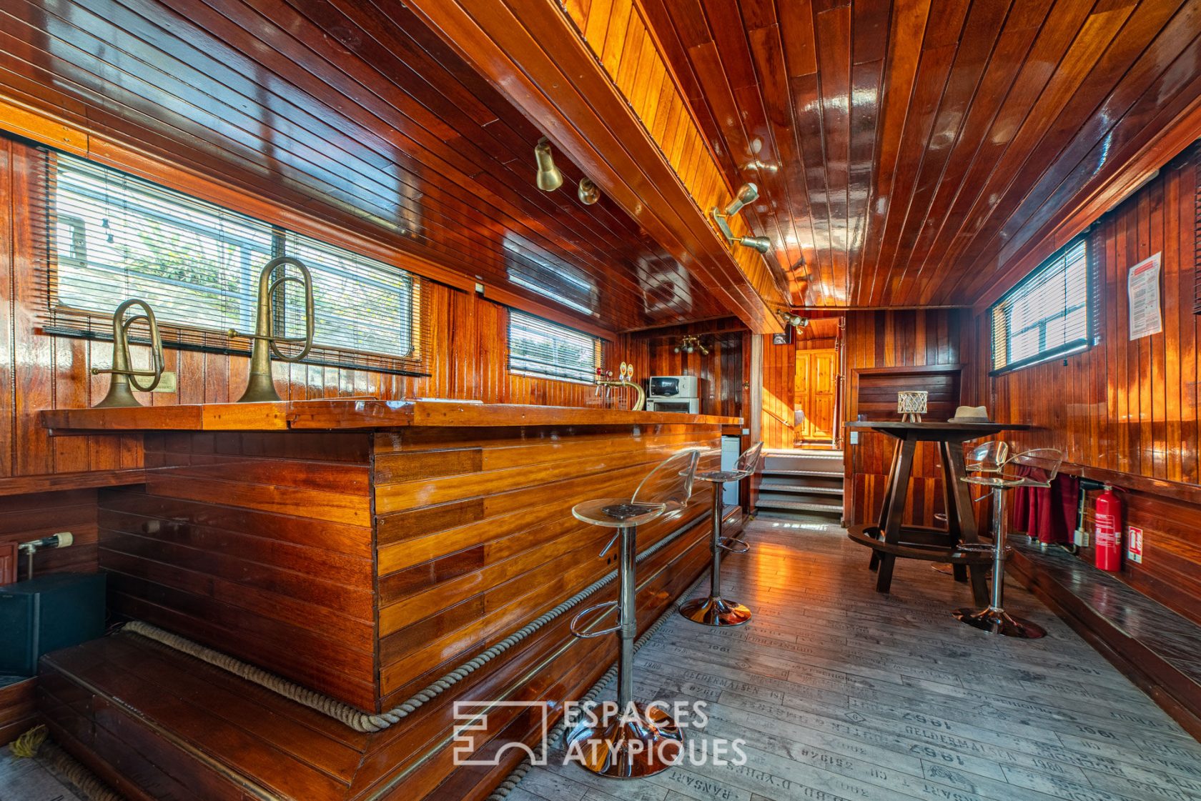 Flemish barge from 1903, Old Pub