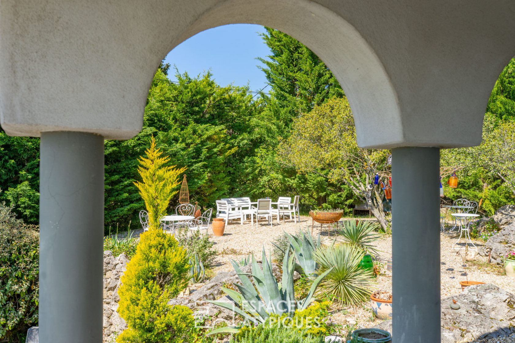 Quiet villa with dominant view