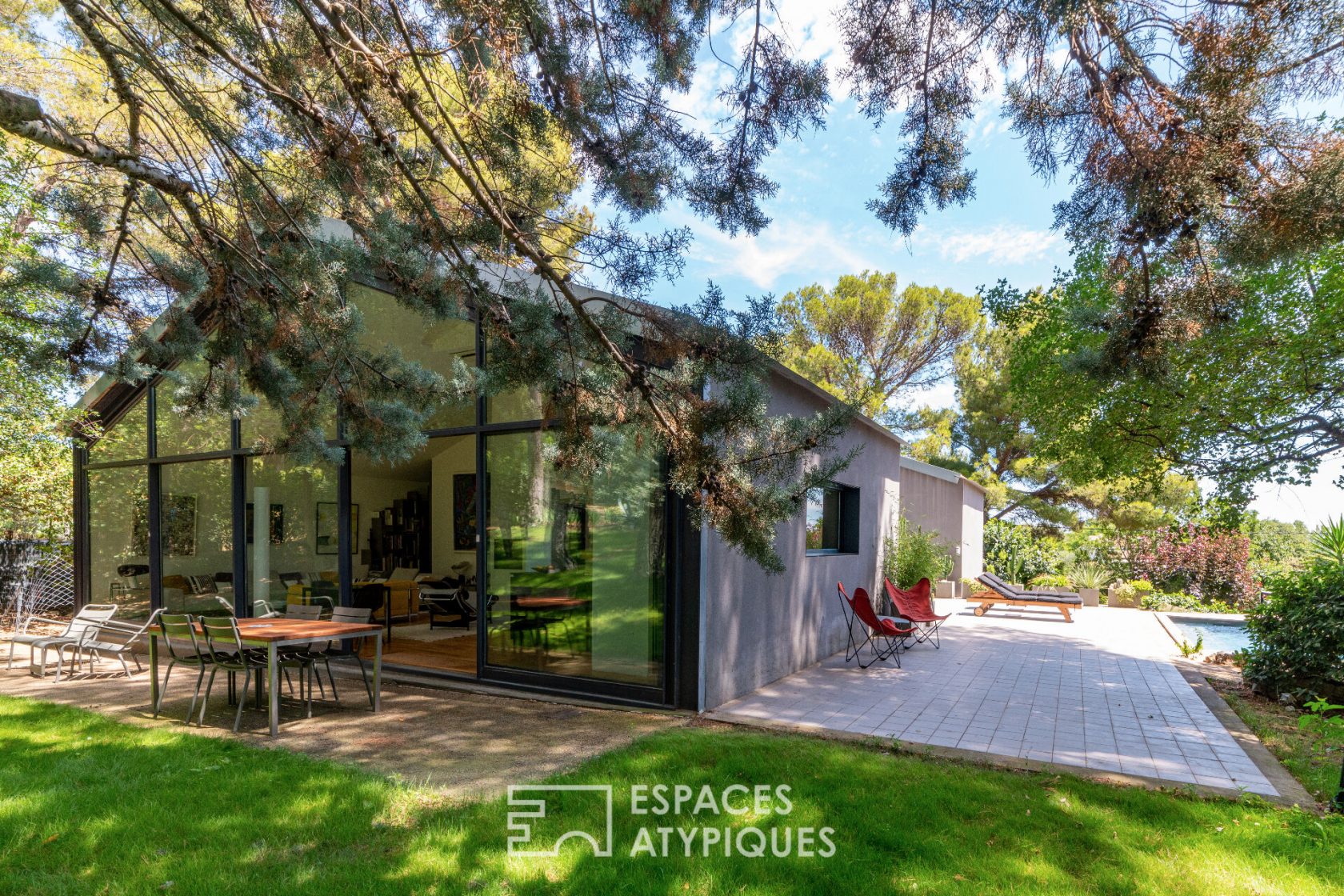 Villa d’artiste avec piscine