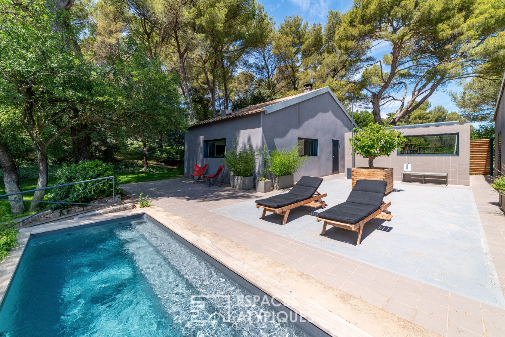 Villa d’artiste avec piscine