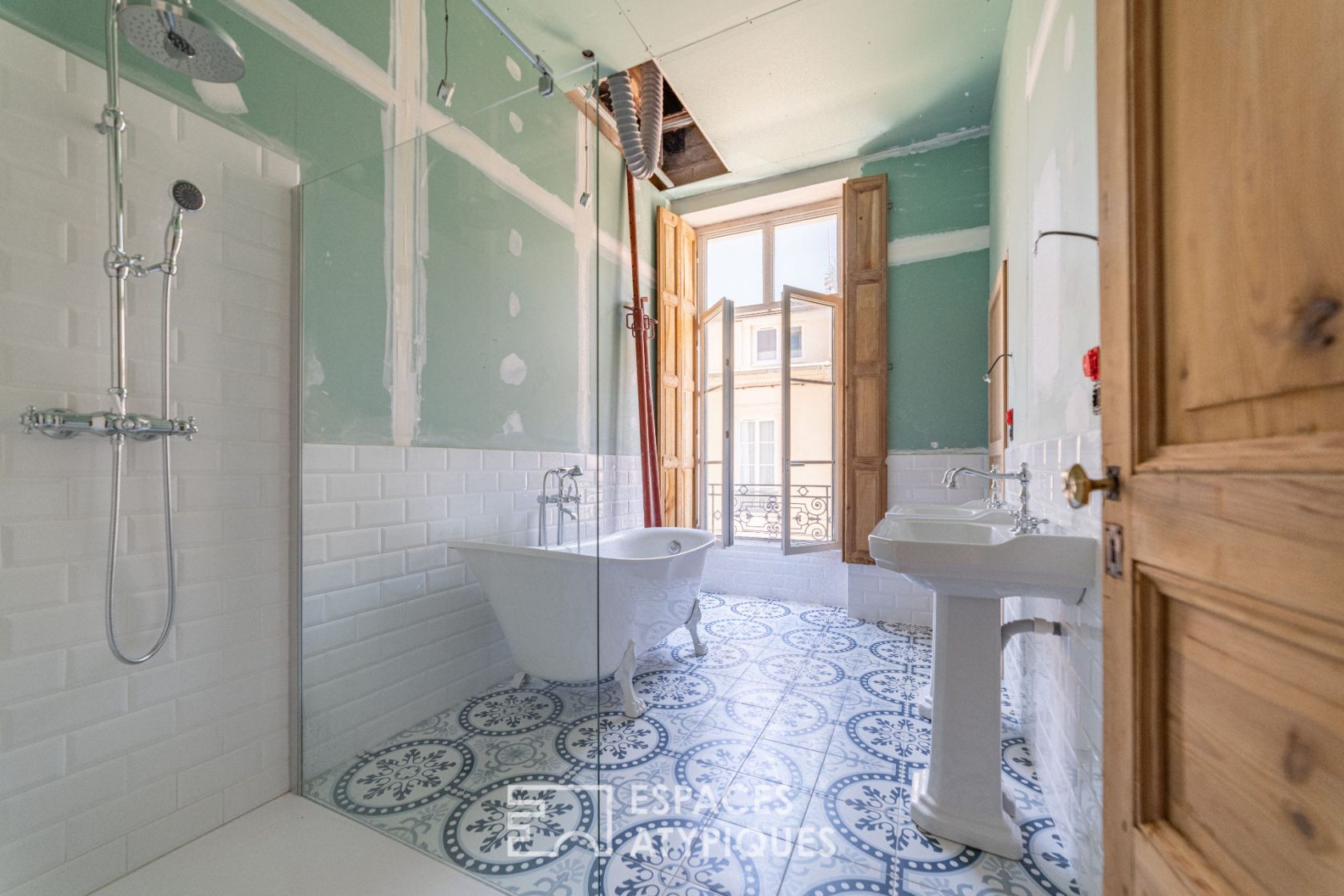 Renovated apartment near Arènes