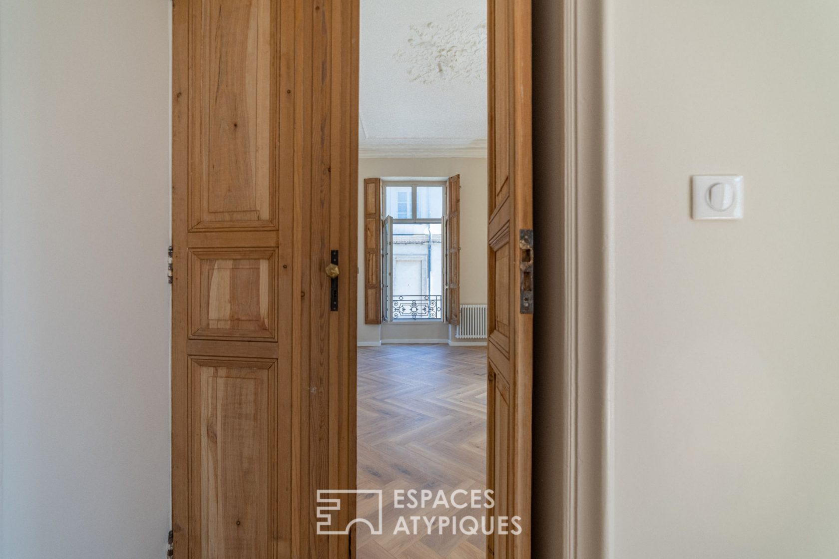 Renovated apartment near Arènes