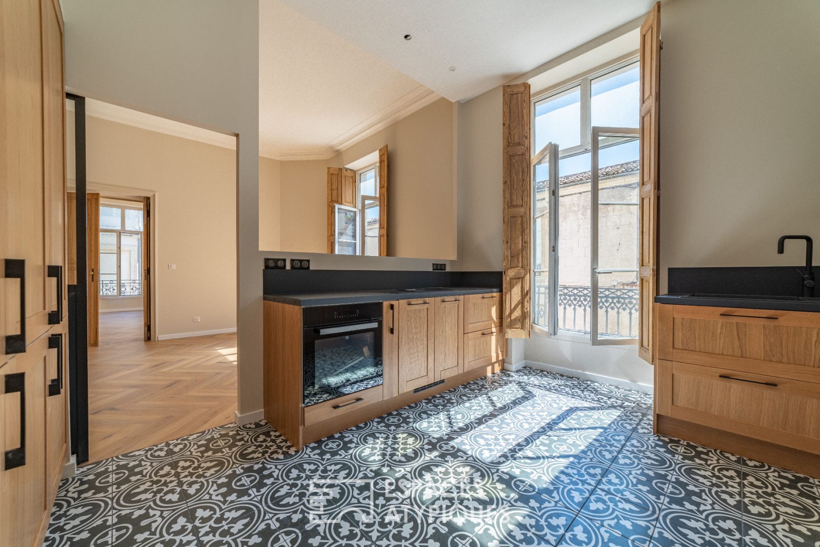 Renovated apartment near Arènes