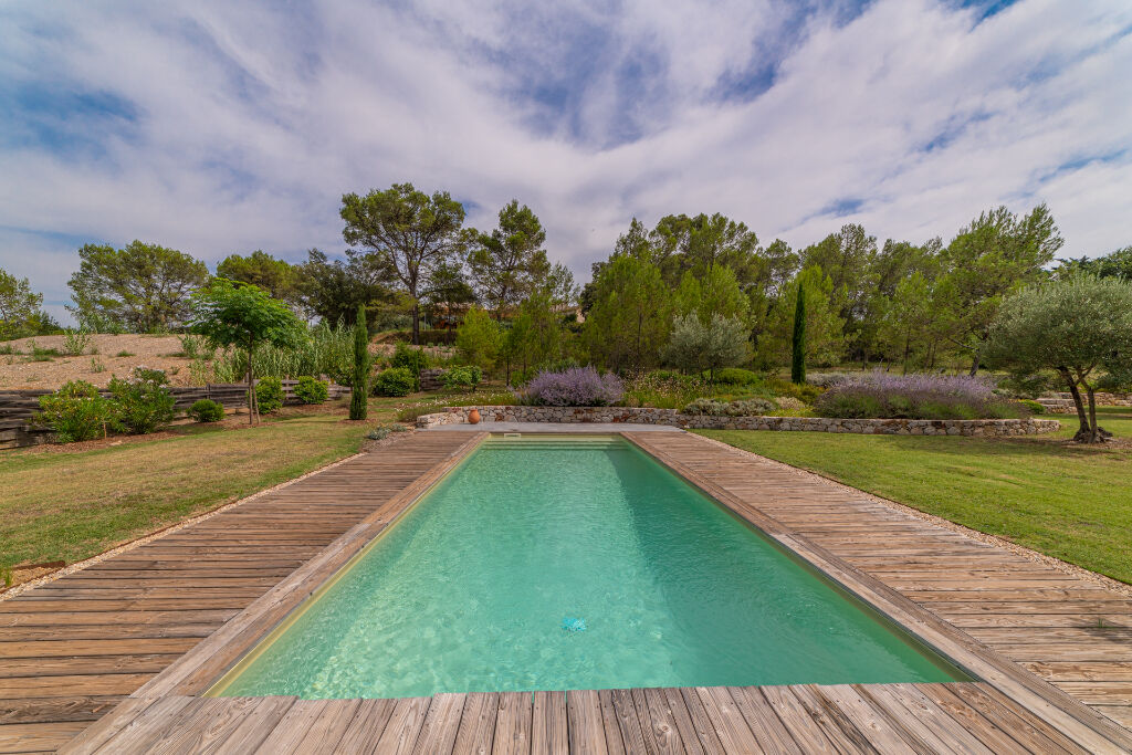 Villa d’architecte en écrin naturel