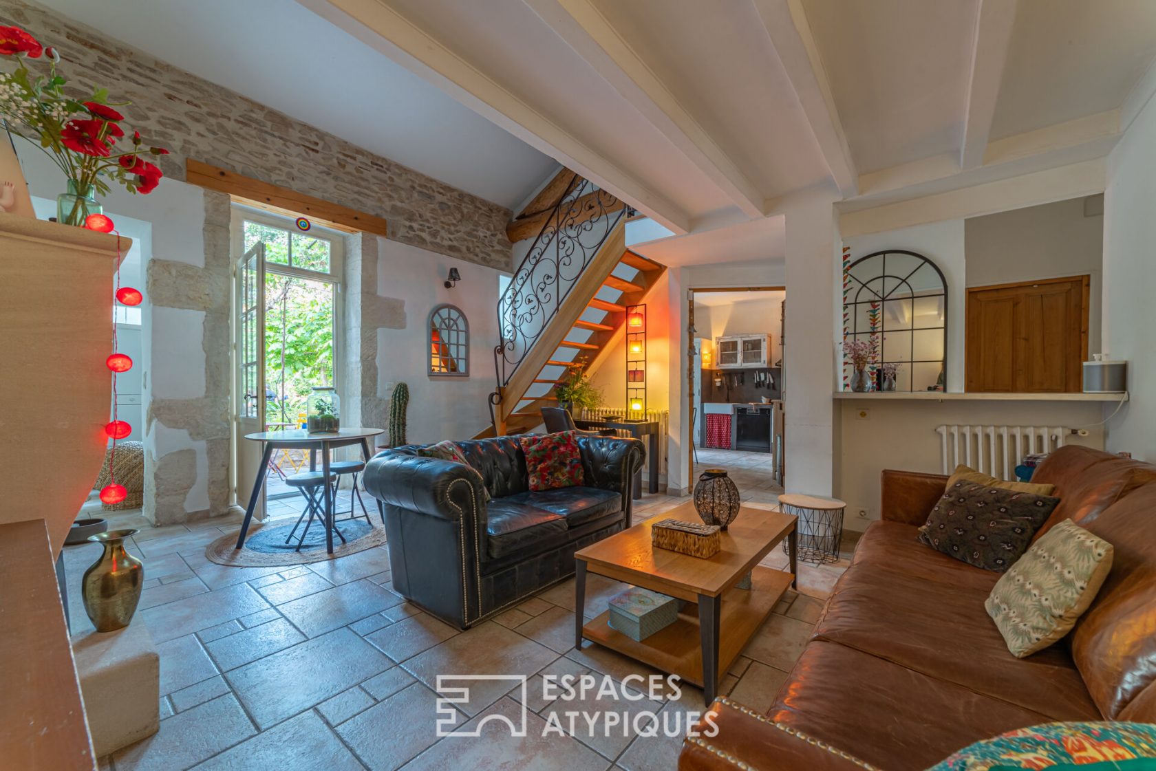 Townhouse with garden and swimming pool