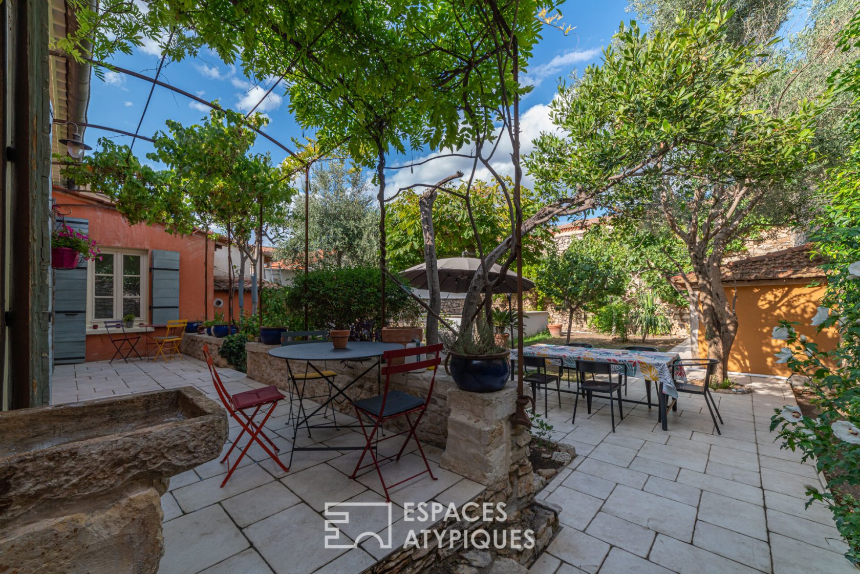 Townhouse with garden and swimming pool