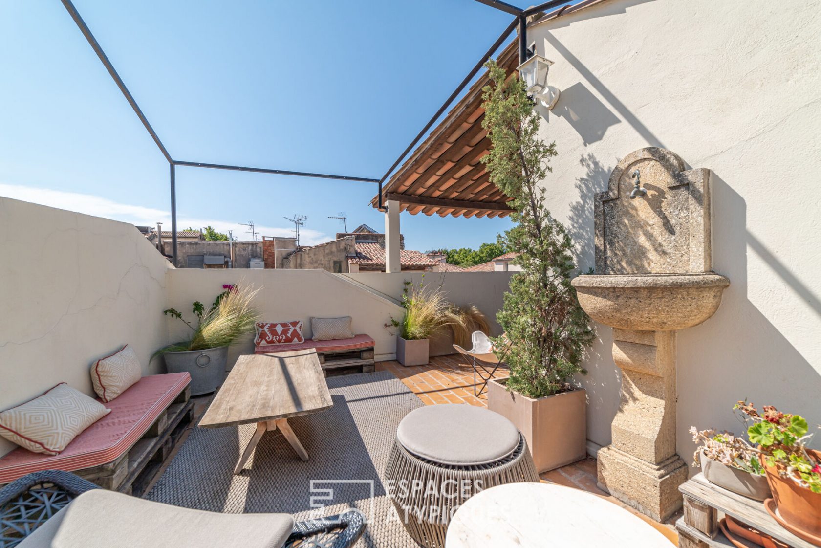 House in the heart of town with terrace