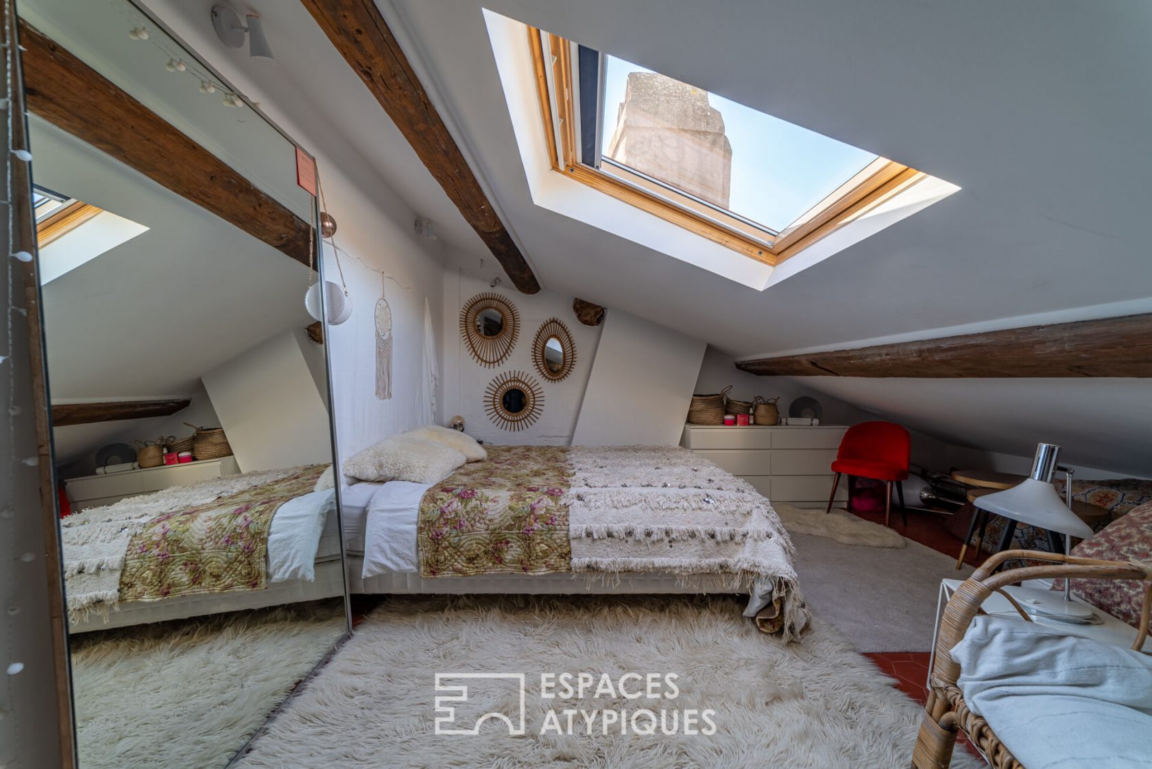 Apartment with terrace at the quais de la Fontaine
